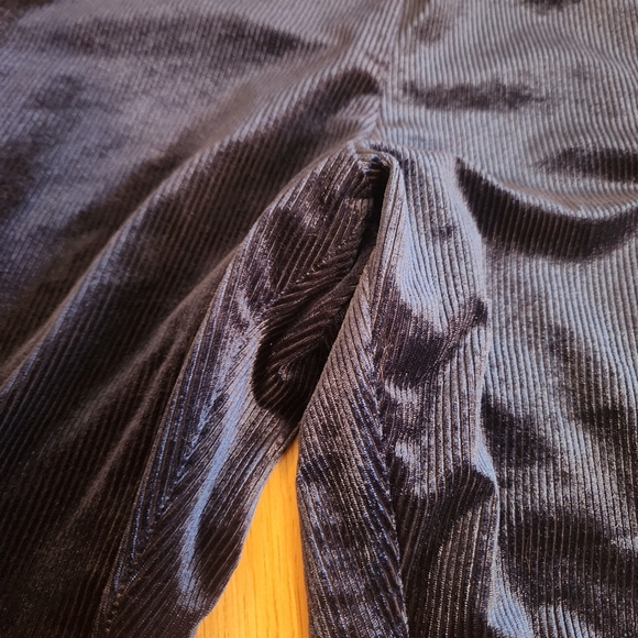 Lovers + Friends Velvet Leggings - Picture 3 of 11